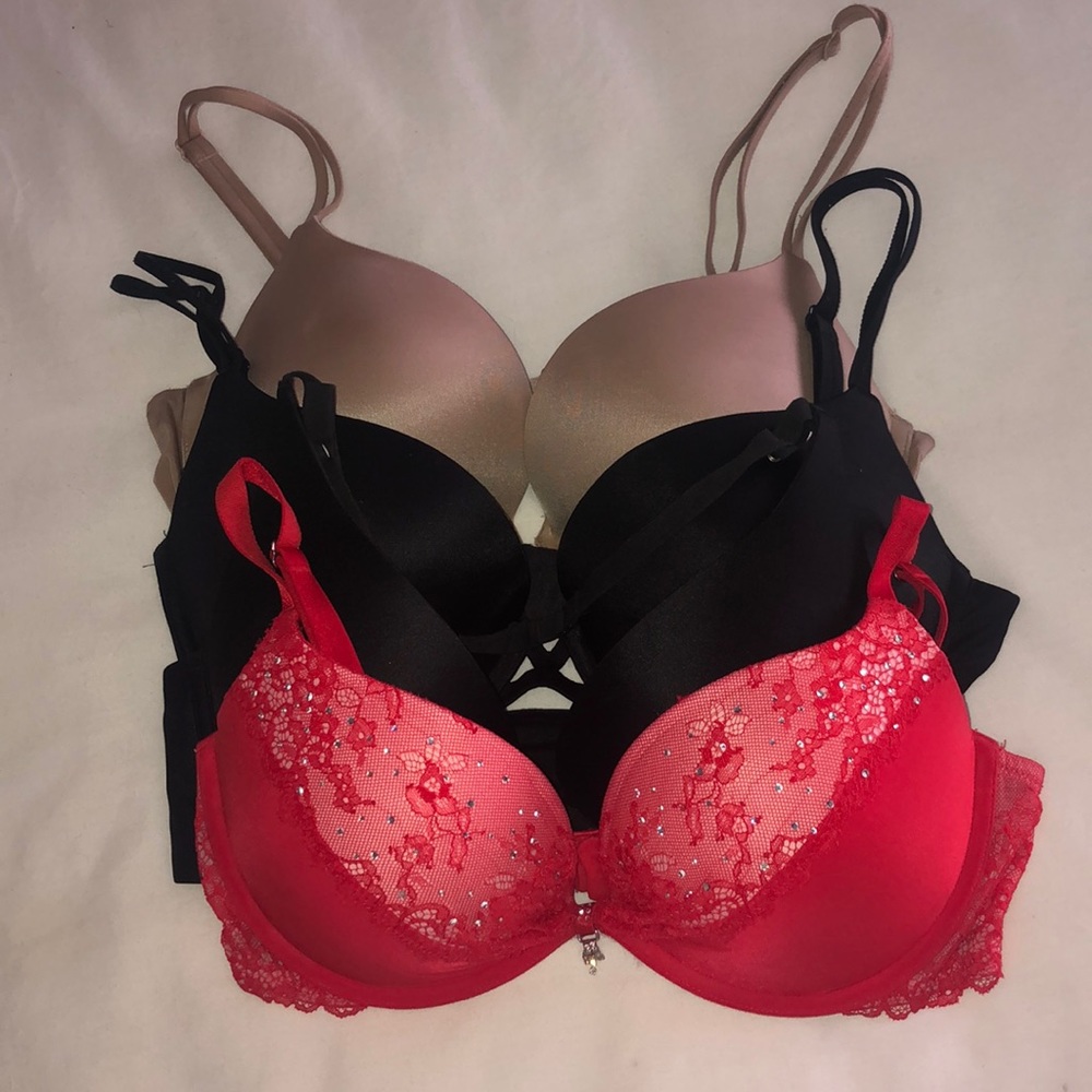 4 Victoria’s Secret Bra Bundle